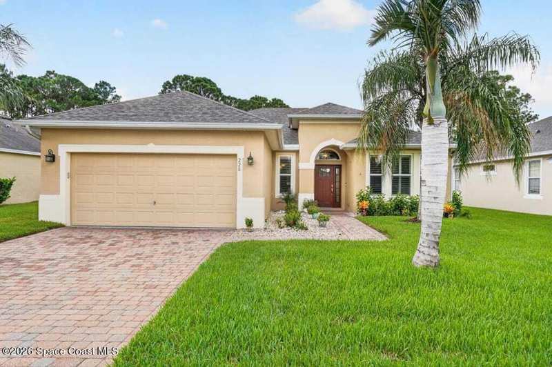 3 bedroom Single Family Residence at 228 Abernathy Circle, Replat of Holly Trace Bayside Lakes, Palm Bay — photo 1
