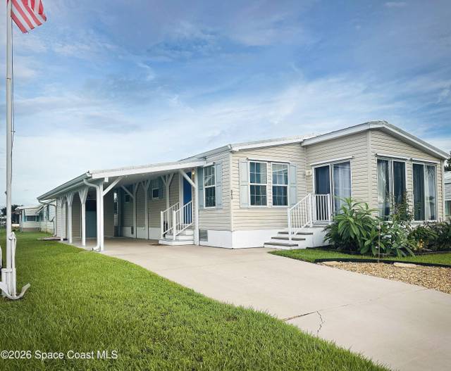 840 Hyacinth Circle, home for sale in Barefoot Bay