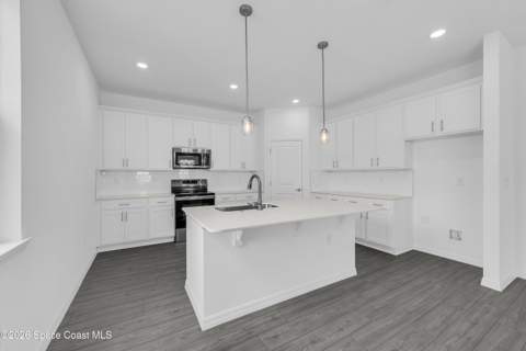 1075 Connolly Lane, Palm Bay FL - photo 10 of 42