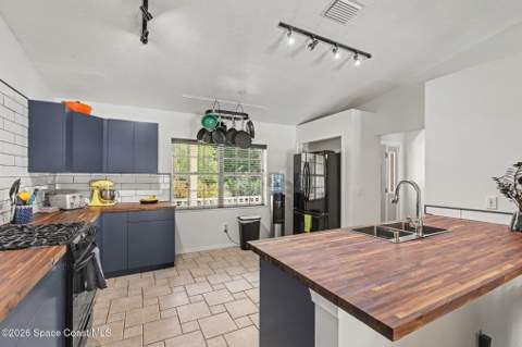 4470 Mooney Lane, Grant-Valkaria FL - photo 12 of 41