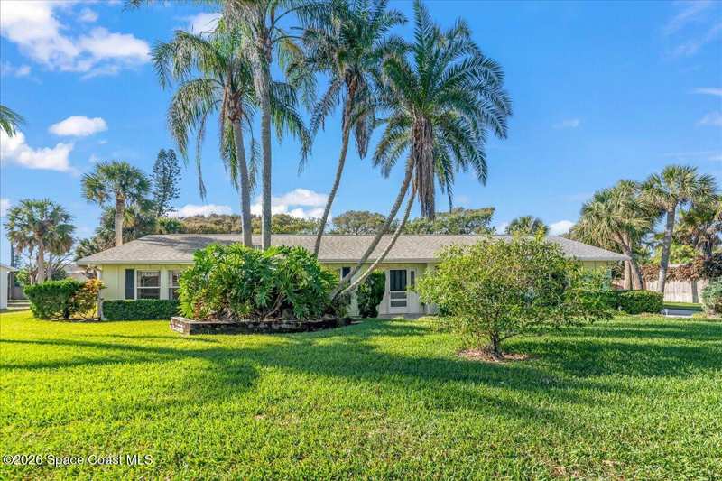 4 bedroom Single Family Residence at 165 Heron Drive, Melbourne Shores 1st Addn, Melbourne Beach — photo 1