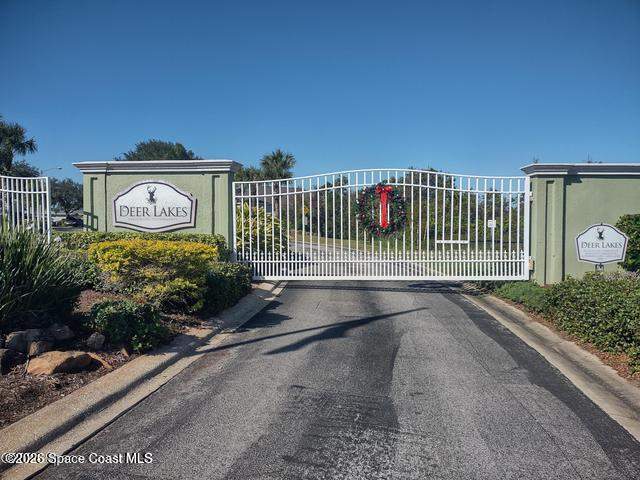 4 bedroom Single Family Residence at 3351 Deer Lakes Drive, Deer Lakes Phase 1, Melbourne — photo 2