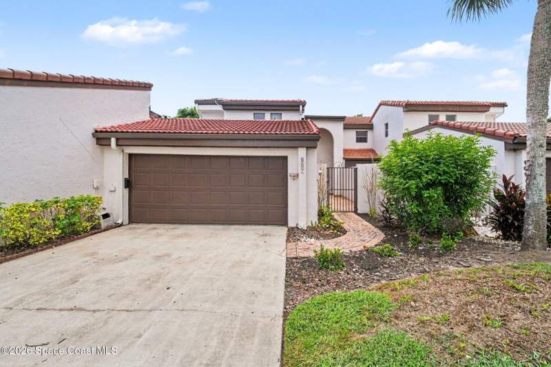 2 bedroom Townhouse at 907 Osprey Drive, Eagles Landing at Suntree, Melbourne — photo 2