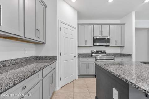 4090 Heath Place, Titusville FL - photo 8 of 33