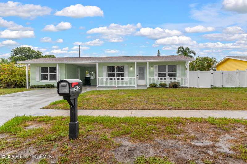 5 bedroom Single Family Residence at 2356 Lakeview Drive, Lakeview Shores Sec E, Melbourne — photo 2