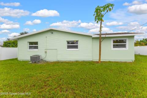 2356 Lakeview Drive, Melbourne FL - photo 8 of 49