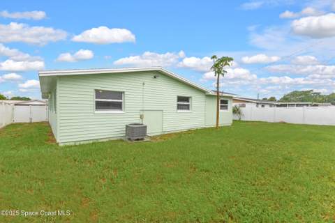 2356 Lakeview Drive, Melbourne FL - photo 9 of 49