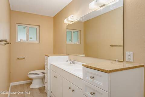 2356 Lakeview Drive, Melbourne FL - photo 24 of 49