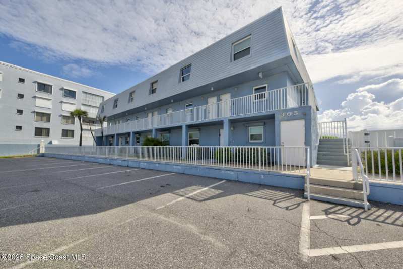 2 bedroom Condominium at 305 Jimmy Buffett Memorial Highway #15, Sea Breakers Condo, Satellite Beach — photo 1