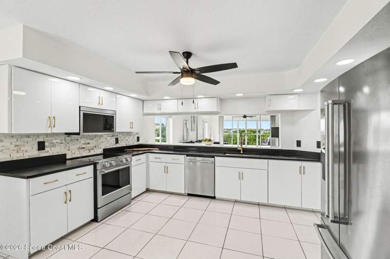 3 bedroom Condominium at 188 Pinellas Lane #301b, Diamond Bay Condo, Cocoa Beach — photo 3