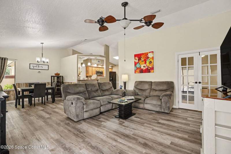 3 bedroom Single Family Residence at 594 Pine Forest Court, Country Walk at Suntree Stage 8 Tract 64 Pud, Melbourne — photo 5