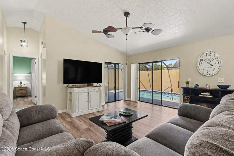 3 bedroom Single Family Residence at 594 Pine Forest Court, Country Walk at Suntree Stage 8 Tract 64 Pud, Melbourne — photo 4