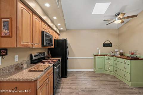 594 Pine Forest Court, Melbourne FL - photo 8 of 39
