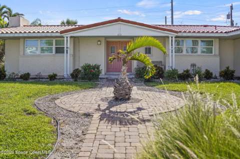 319 Hibiscus Trail, Melbourne Beach FL - photo 8 of 58