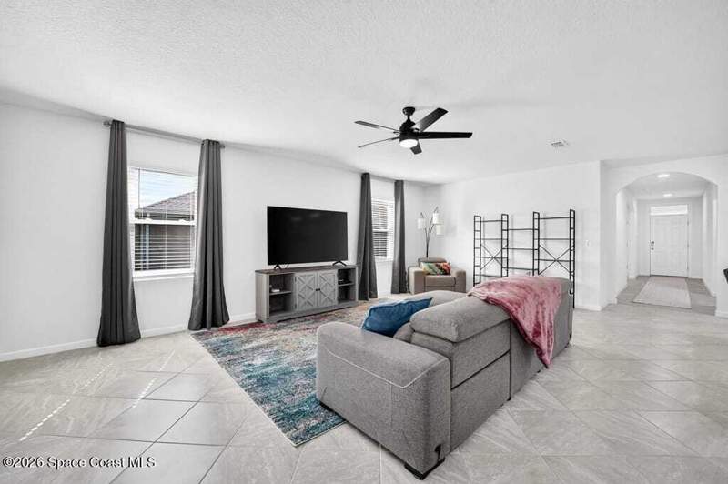 3 bedroom Single Family Residence at 211 Guinevere Drive, Brentwood Lakes Phase III, Palm Bay — photo 5