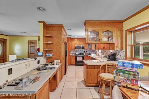 565 Kings Way, Merritt Island FL - photo 12 of 39