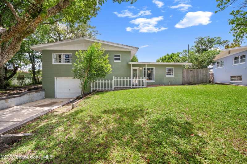3 bedroom Single Family Residence at 1425 Crest Drive, Country Club Heights 1st Addn, Titusville — photo 1
