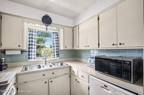1425 Crest Drive, Titusville FL - photo 9 of 29