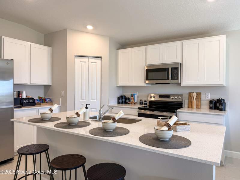 4 bedroom Single Family Residence at 765 San Filippo Drive, Palm Bay, Palm Bay — photo 2