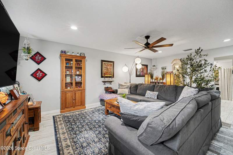 3 bedroom Townhouse at 1926 Dipol Courtway, Titusvillage Sec I, Titusville — photo 5