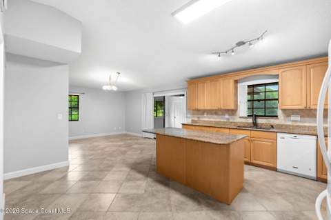 735 Pineda Avenue, Palm Bay FL - photo 10 of 48