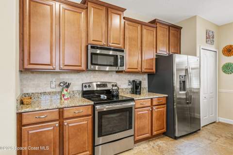 3674 Sansome Circle, Melbourne FL - photo 13 of 60