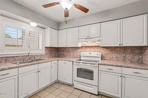 201 Sixth Avenue #E, Melbourne Beach FL - photo 13 of 37