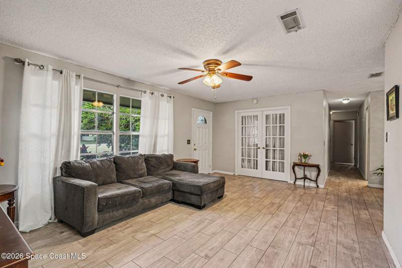 3 bedroom Single Family Residence at 1294 Port Malabar Boulevard, Port Malabar Unit 5 1st Replat, Palm Bay — photo 4