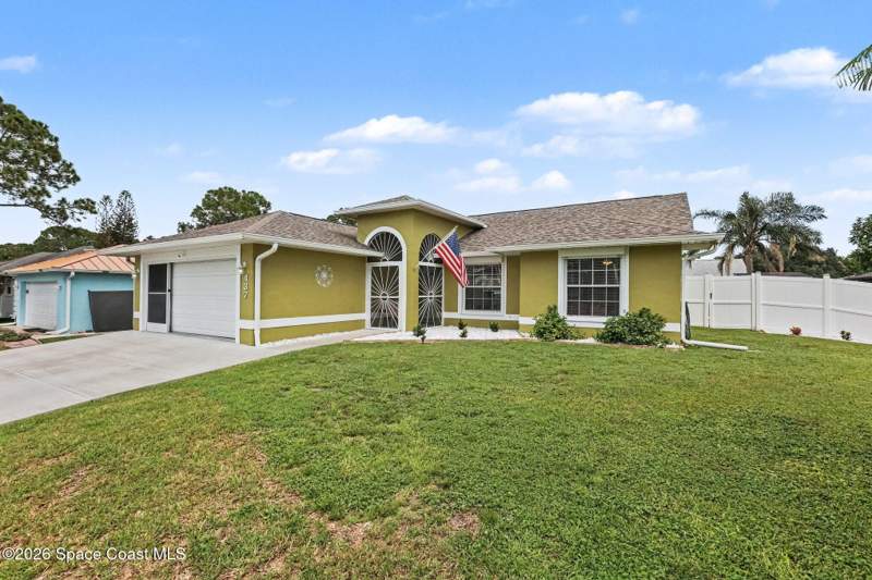 3 bedroom Single Family Residence at 437 Jupiter Boulevard, Port Malabar Unit 48, Palm Bay — photo 4