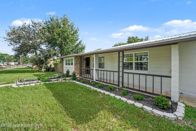 4 bedroom Single Family Residence at 3475 Old Dixie Highway, Mims, Mims — photo 2