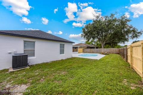 491 Fountain Street, Palm Bay FL - photo 8 of 41