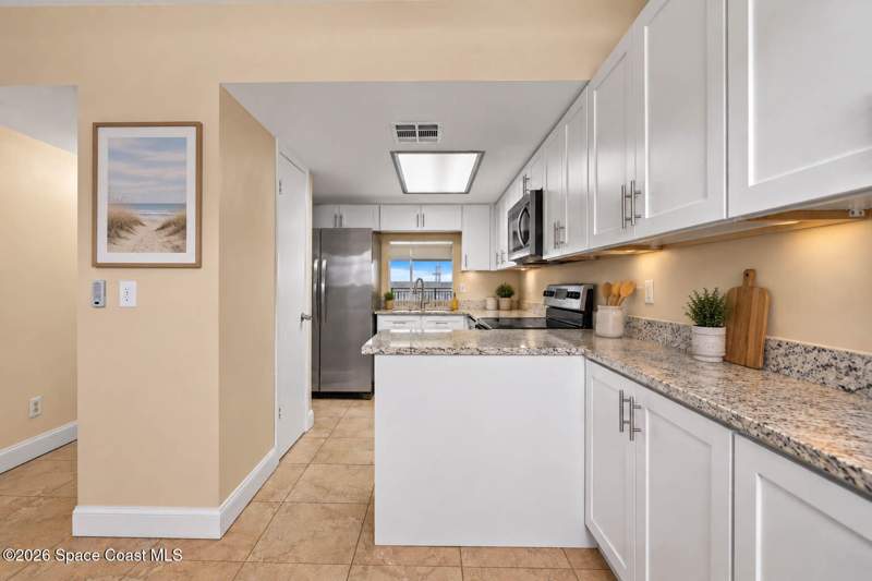 2 bedroom Condominium at 3901 Dixie Highway #104, The Castaway Cove Condo, Palm Bay — photo 4