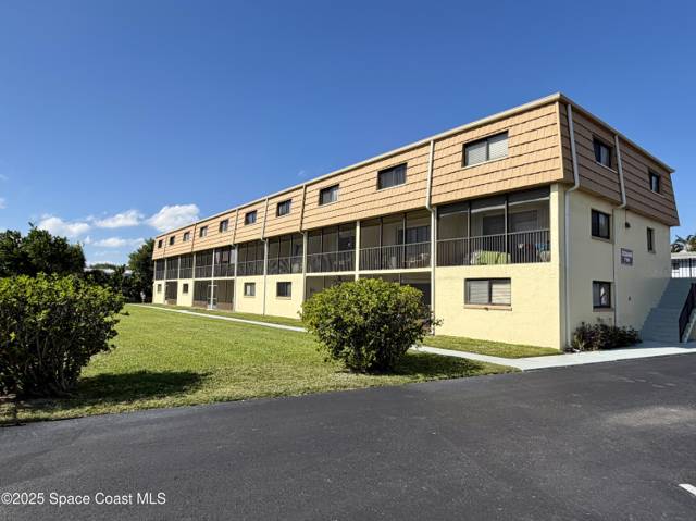7101 Ridgewood Avenue #104 home for sale in The Cedars Apartments Condo