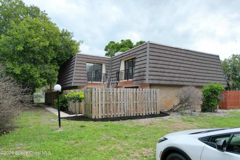 2 bedroom Townhouse at 4014 NE Vista Oaks Circle, Vista Oaks West, Palm Bay — photo 1
