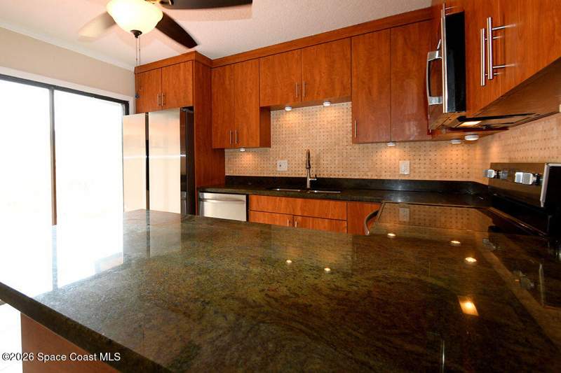 2 bedroom Townhouse at 4014 NE Vista Oaks Circle, Vista Oaks West, Palm Bay — photo 4