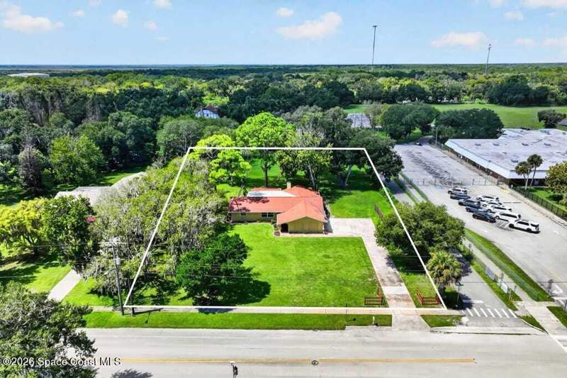 3 bedroom Single Family Residence at 3065 Knox Mcrae Drive, Titusville Fruit and Farm Land Co, Titusville — photo 4