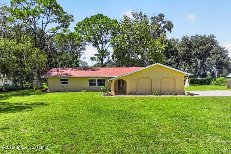 3 bedroom Single Family Residence at 3065 Knox Mcrae Drive, Titusville Fruit and Farm Land Co, Titusville — photo 5