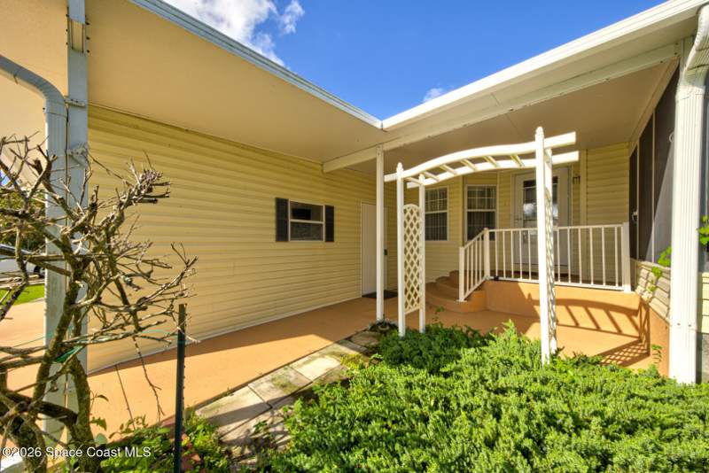 3 bedroom Manufactured Home at 182 Scenic Drive, Northwest Lakes Condo Ph IV, Cocoa — photo 2