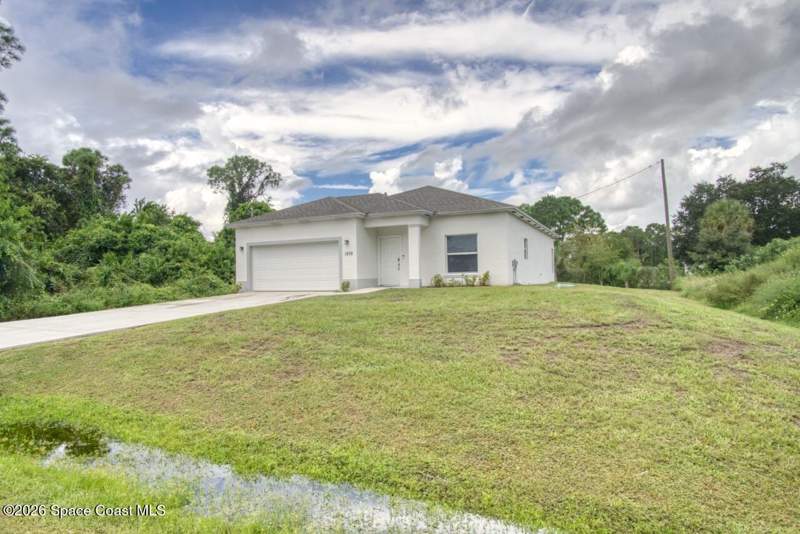 3 bedroom Single Family Residence at 1938 Trapp Avenue, Port Malabar Unit 18, Palm Bay — photo 2