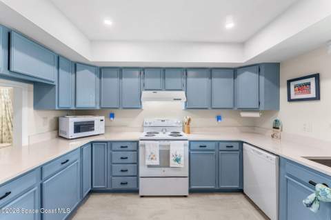 200 Chalet Avenue, Indialantic FL - photo 6 of 35