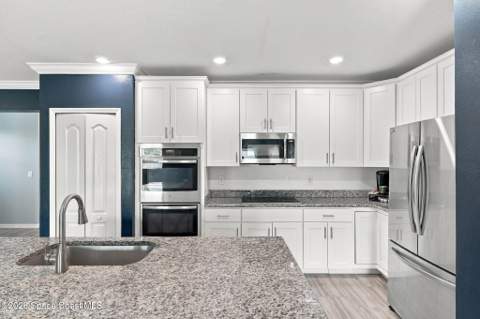 414 Hancock Street, Palm Bay FL - photo 12 of 63