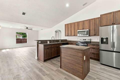 1410 Ruffin Circle, Palm Bay FL - photo 13 of 33