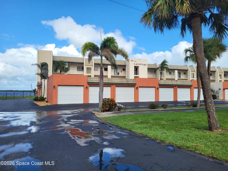 3 bedroom Condominium at 1825 Minutemen Causeway #306, The Landings Condo, Cocoa Beach — photo 2