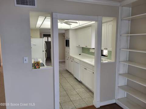 1825 Minutemen Causeway #306, Cocoa Beach FL - photo 21 of 46