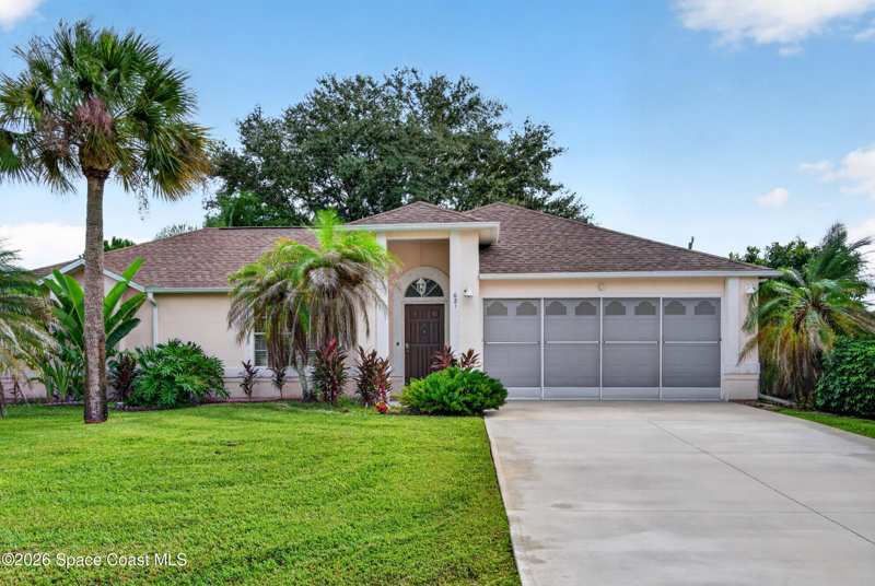 3 bedroom Single Family Residence at 621 Seven Gables Circle, Port Malabar Unit 50, Palm Bay — photo 1