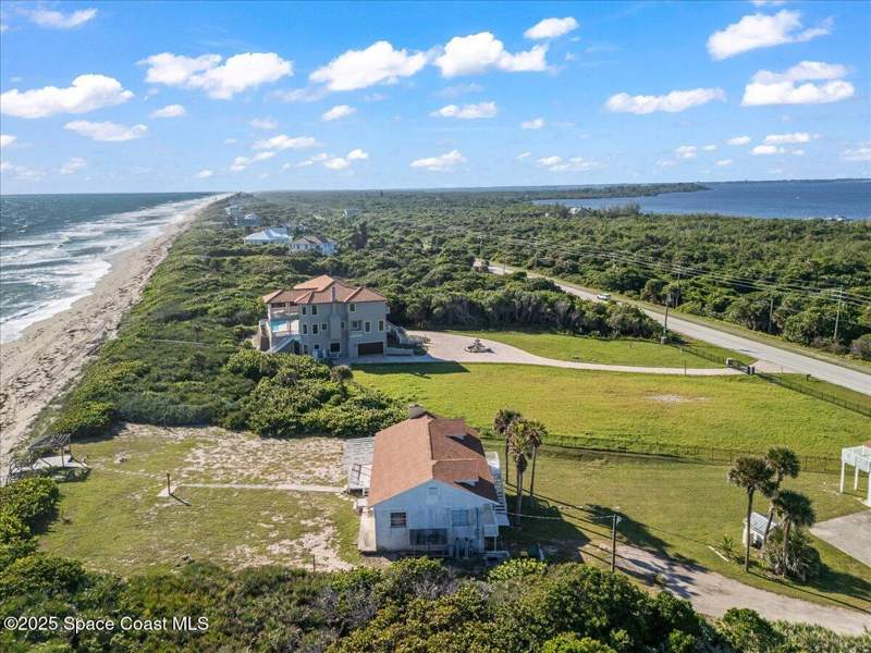8 bedroom Single Family Residence at 8515 8517/8519 Highway A1a S, Melbourne Beach, Melbourne Beach — photo 2