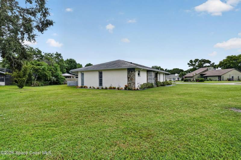 2 bedroom Single Family Residence at 911 Preston Trail, Suntree Pud, Melbourne — photo 2