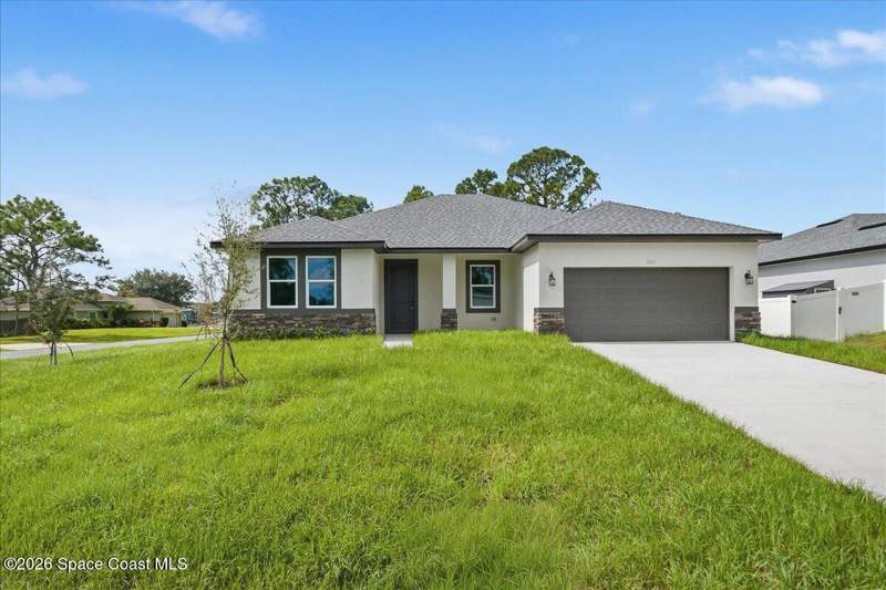 4 bedroom Single Family Residence at 1001 Tide Road, Port Malabar Unit 17, Palm Bay — photo 2