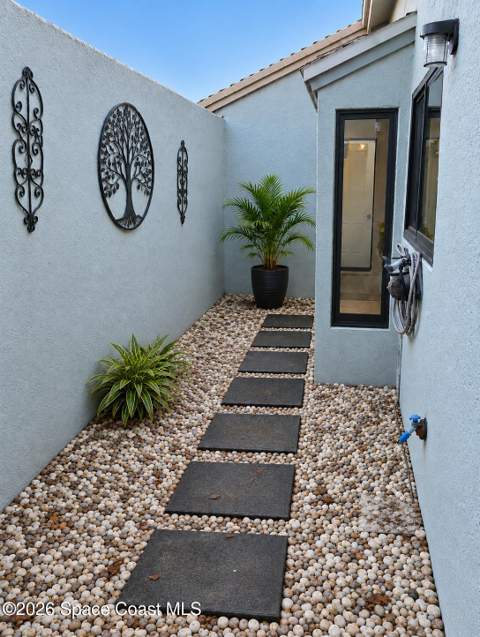 365 Cypress Point Drive, Melbourne FL - photo 9 of 29