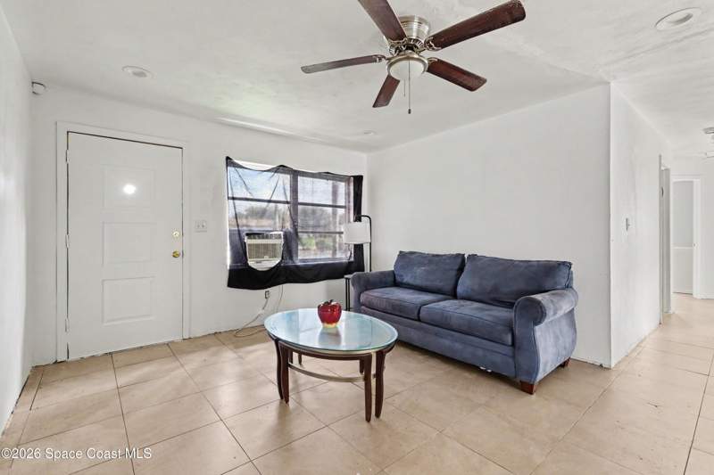 3 bedroom Single Family Residence at 819 Almond Boulevard, Briarwood Park Sec 2, Melbourne — photo 3